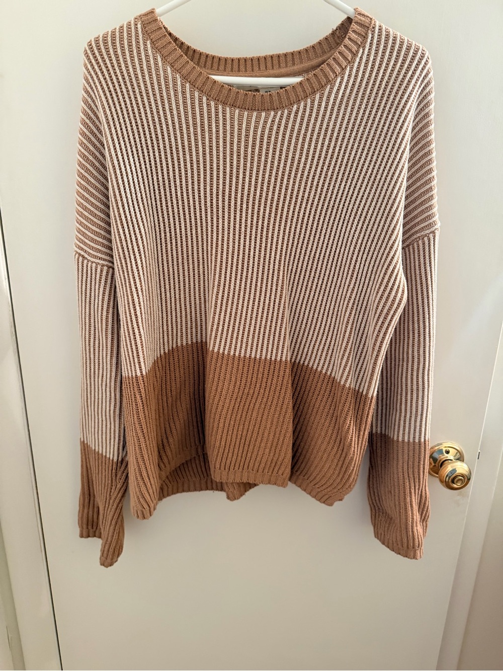 Max Studio Two-Tone Ribbed Crewneck Sweater in Cream and Tan